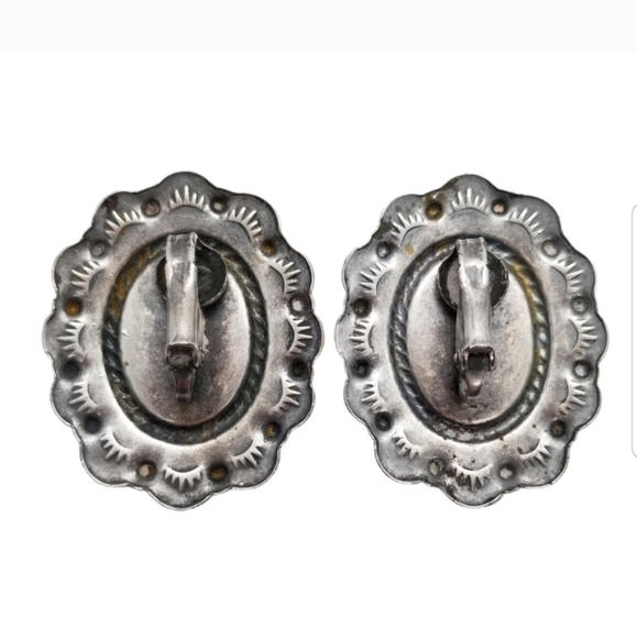 VINTAGE SILVER PLATED WITH BLUE ENAMEL DETAIL WESTERN STYLE CLIP ON EARRINGS - Picture 4 of 4